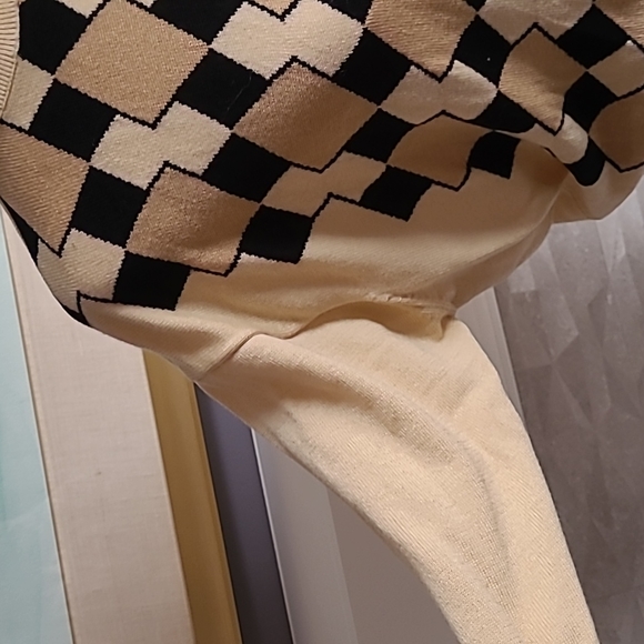 DKNY 100% Wool Turtleneck Sweater - Picture 3 of 11